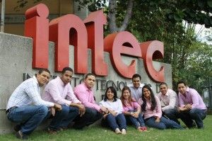 Grupo-de-egresados-del-INTEC