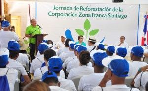 A. Lama R. se dirige a los participantes de la Jornada.