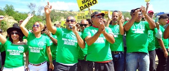 Marchan contra daños al medio ambiente