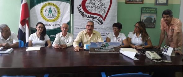 Santiago Somos Todos Inc. y Sociedad Ecológica del Cibao anuncian sometimiento a la acción de la Justicia al Alcalde Gilberto Serulle en relación a tala de árboles en el Parque Duarte.