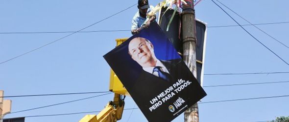 La Cámara de Comercio y Producción de Santiago valoró positivamente la acción iniciada para descontaminar visualmente a esta ciudad, que ha sido inundada por publicidad no regulada en todas las calles y avenidas.