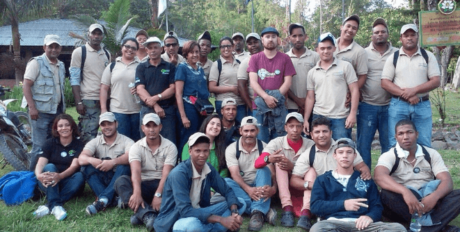 Con el objetivo de capacitar a los guías que tienen a su cargo mostrar las riquezas naturales de sus comunidades, fue impartido el curso de “Guías intérpretes de Naturaleza Constanza 2015”, con el aval del Ministerio de Medio Ambiente y Recursos Naturales.