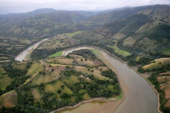 Ministerio de Medio Ambiente suspende la canalización y extracción de agregados del río Haina