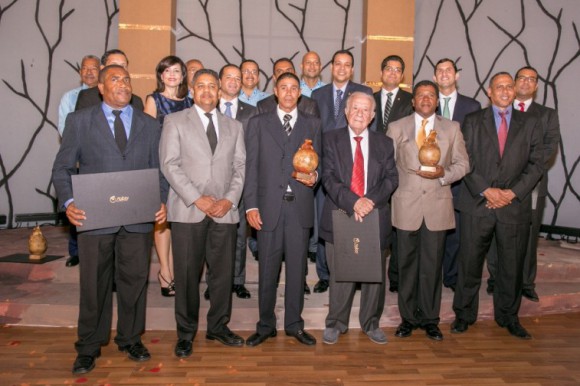 Centro Atabey reconoce instituciones y personas por preservación del medio ambiente