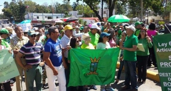 Cientos marchan en Jarabacoa contra la deforestación